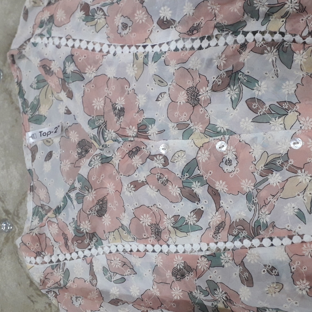 Beautiful embroidered full sleeves top - Picture 3 of 6